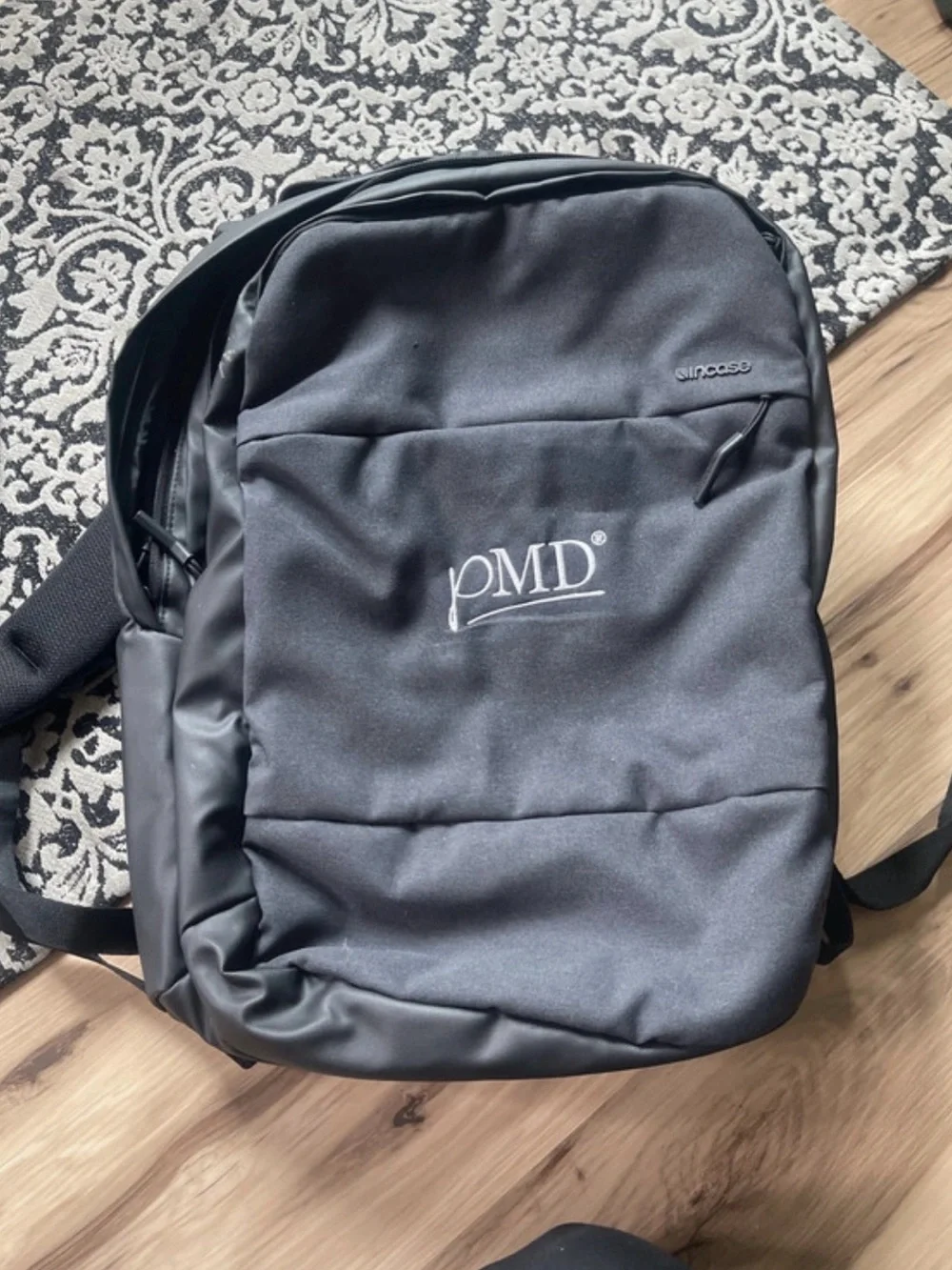 Incase durable black